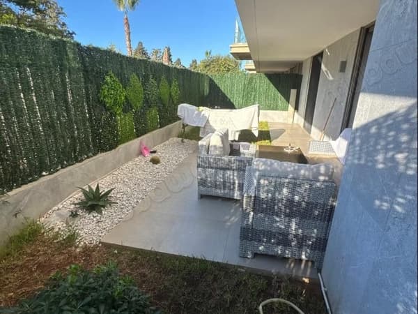 Prachtig appartement te huur in Souissi. Totale oppervlakte 88 m². Volledig gemeubeld