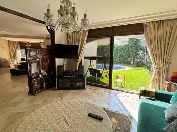 Magnifique villa à vendre à Mandarona. Surface totale 628 m²