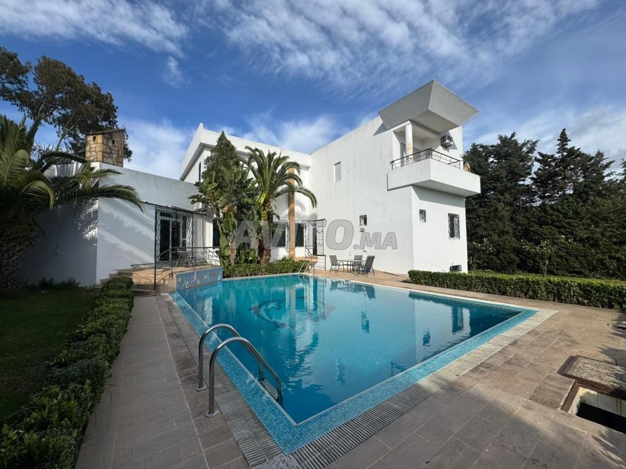 Magnificent villa with swimming pool for sale at Jbel Kbir