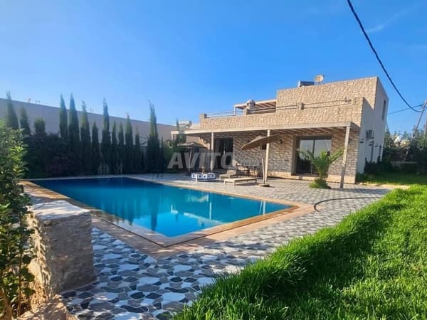 Villa meublée 5 ch. Piscine. Accord Sous Location