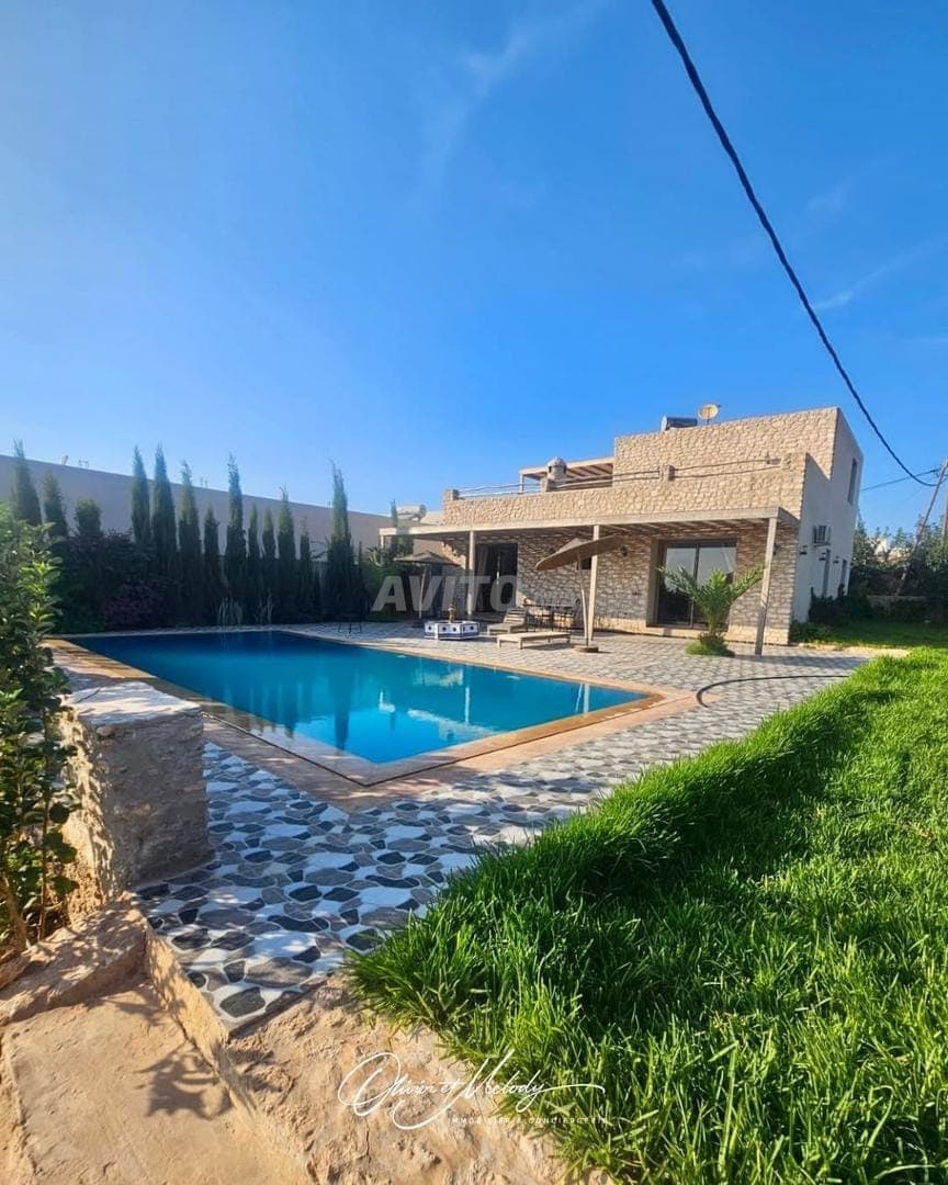 Möblierte Villa 5 Zi. Pool. Untervermietung nach Absprache