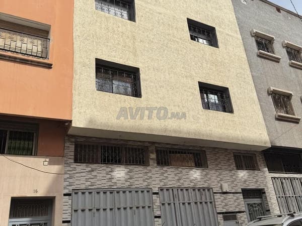 Building for sale in Oulfa