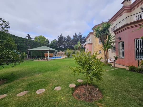 Prachtige recente villa te koop in Souissi