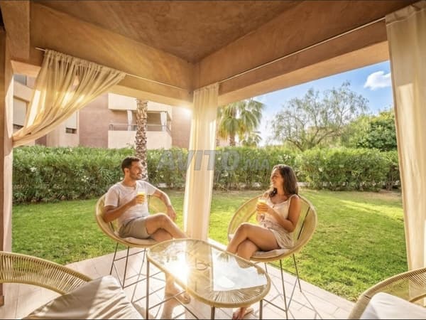 🏡 شقة فاخرة ⛳ في الطابق الأرضي مع حديقة