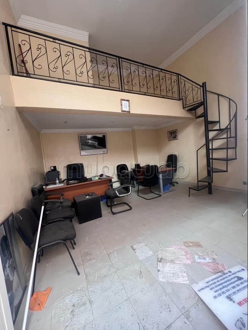 محل تجاري داخل رواق للإيجار بحي كيليز