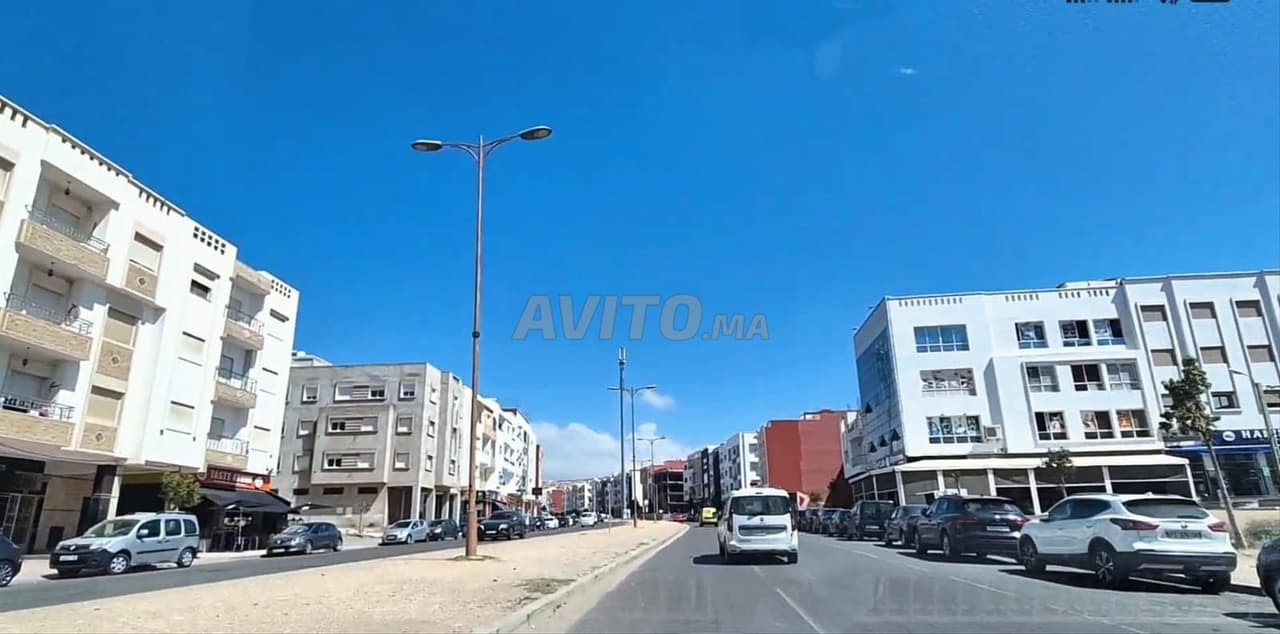 Commercial space 150 m² two facades on strategic street
