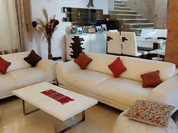 Villa à Vendre de 365.0 m² à Salé, Bettana