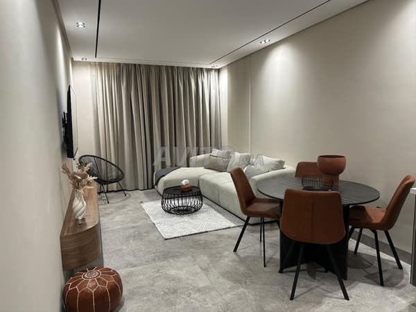 Möbliertes Neubau-Studio zu vermieten / BEAUSÉJOUR