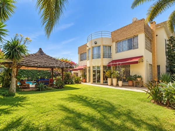 Sale of a characterful villa 1002 m² 5 bedrooms with swimming pool Californie, Casablanca
