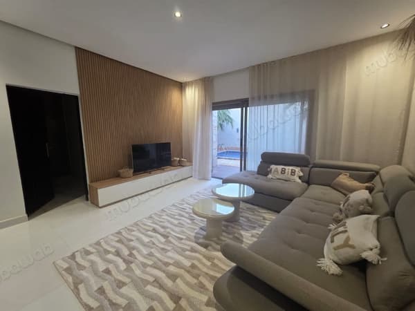 Superbe villa à louer à Route Amizmiz. 6 grandes pièces. Meublé