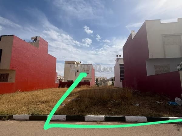 Terrain pour villa titré de 181 m² à Riad Toulal