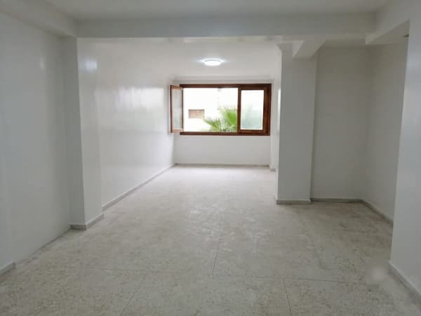 Commercial premises 100 m² for sale in Casablanca Mers Sultan