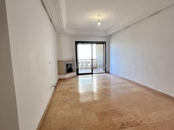 Schöne unmöblierte Wohnung in der Prestige-Residenz Agdal