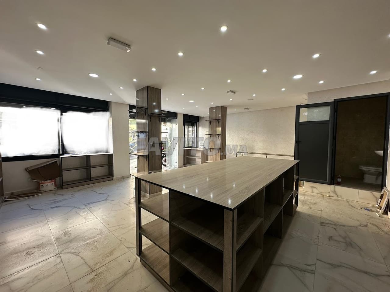 Magasin 125m² Total Secteur Wifak