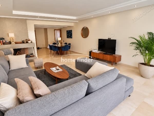Appartement meublé à louer au Triangle d'Or 152 m²