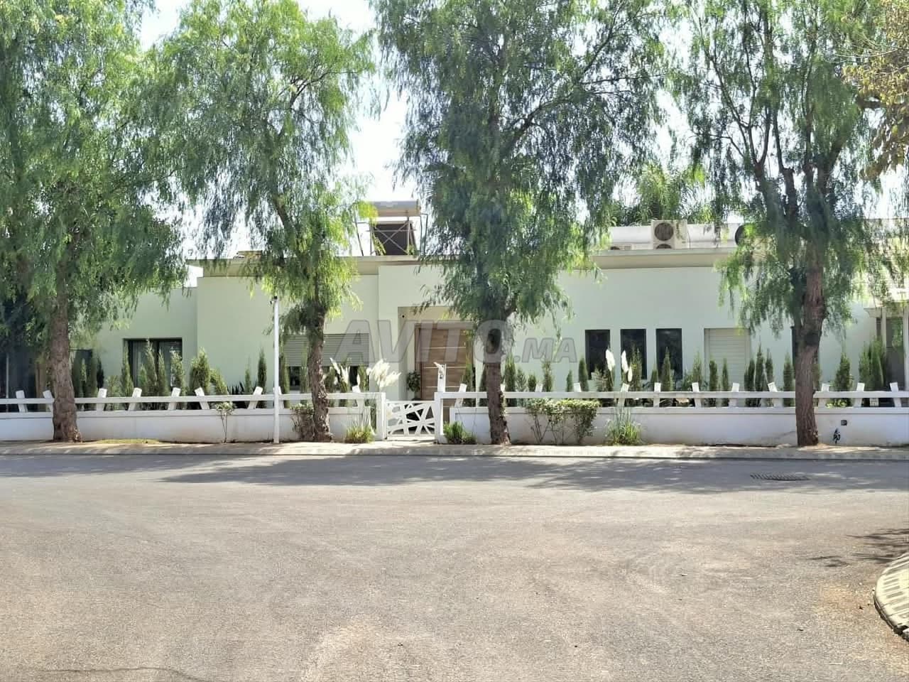VILLA D’EXCEPTION À VENDRE - NOUACEUR, BOUSKOURA