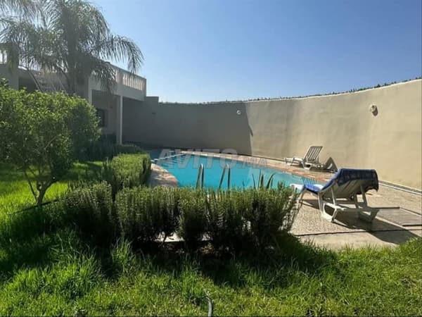 Villa Moderne avec piscine location longue durée
