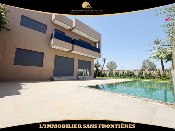 Villa vide avec piscine à vendre à Targa
