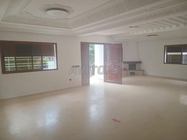 Villa 320 m² à Hay Riad