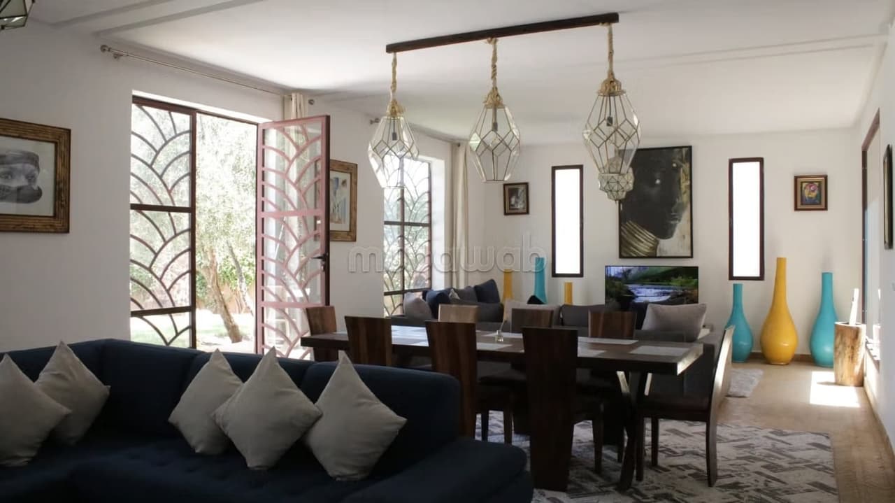 Contemporary villa 10 min from the American School
