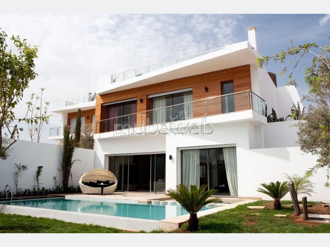 Beautiful empty modern villa Californie