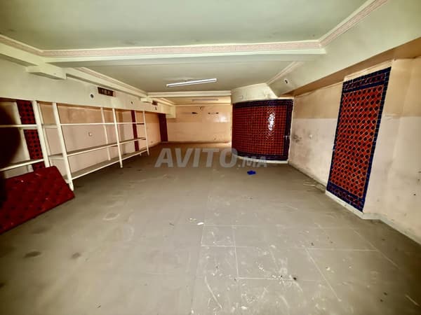 Commerciële ruimte 50 m² begane grond en 150 m² kelder te koop in Marrakech