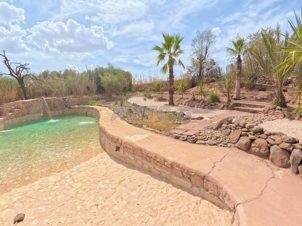 Superbe villa de plein pied avec piscine