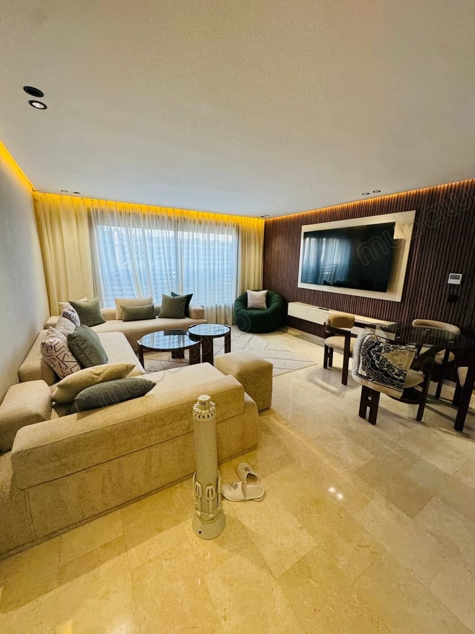 Superbe appartement à louer à Oasis. Surface totale 60 m². Meublé