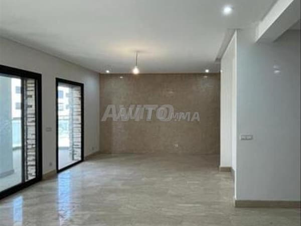 3 Bedroom Empty Apartment for Rent at Victoria 162 m²