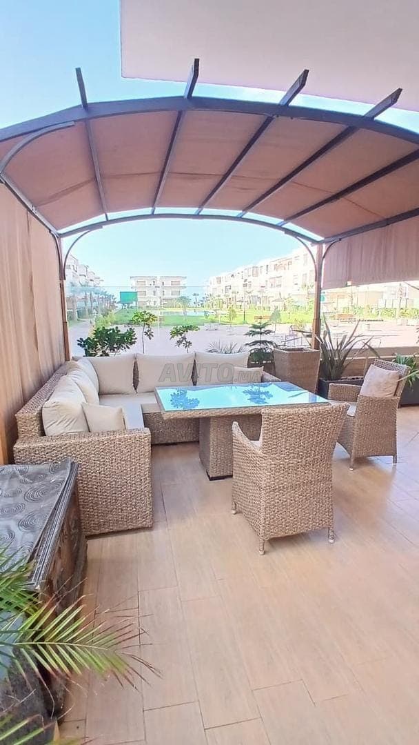 Luxe appartement op begane grond met zwembad en beveiliging