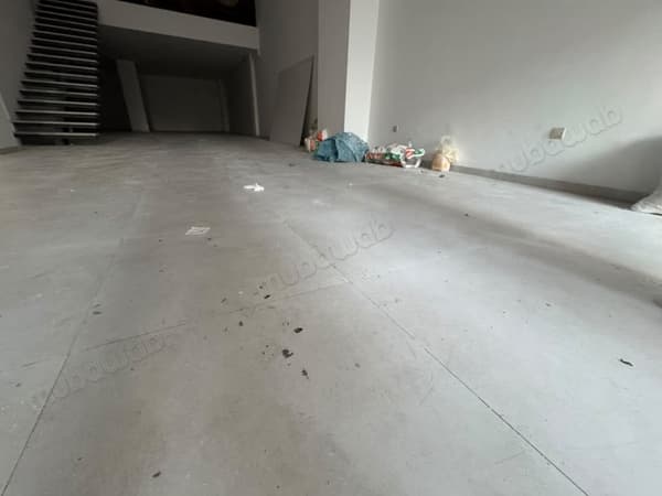 محل تجاري للإيجار في مثلث الذهب