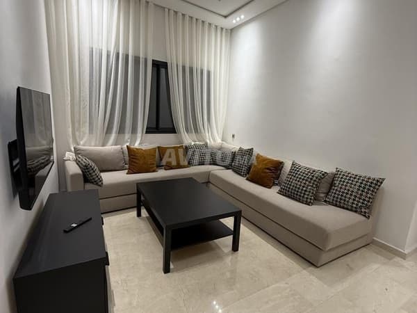Appartement haut standing ouvert sur une terrasse