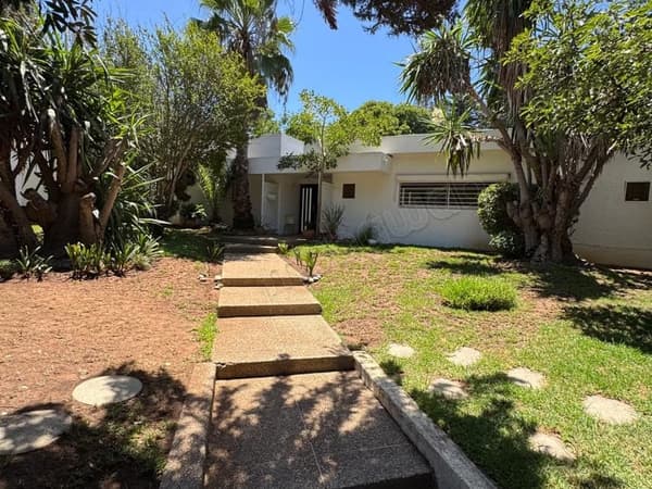 Villa plain pied en location à Souissi Rabat