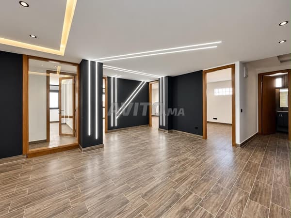 PLATEAU DE BUREAU 180M BD DE BORDEAUX