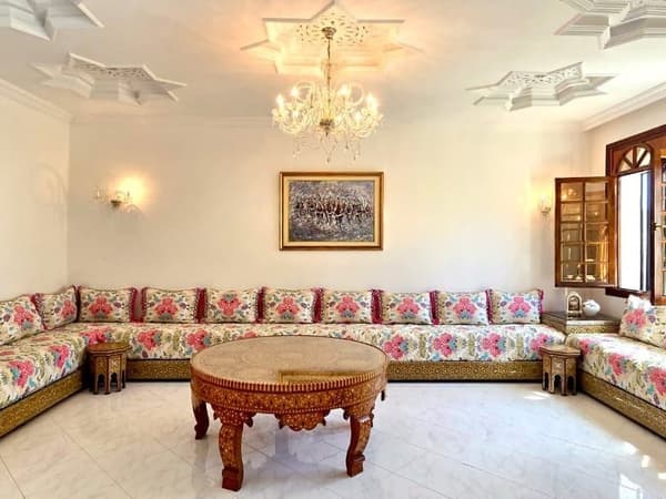 Villa 198 m² à louer à Harhoura Lotissement Bethouven