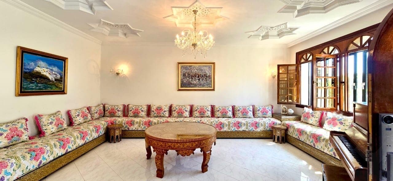 Villa 198 m² à louer à Harhoura Lotissement Bethouven