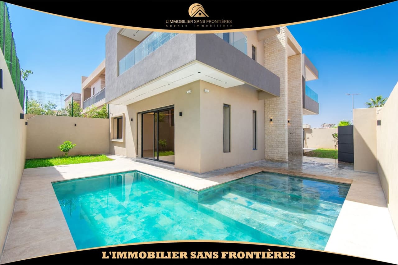 Villa vide avec piscine et jardin privé à vendre à Targa