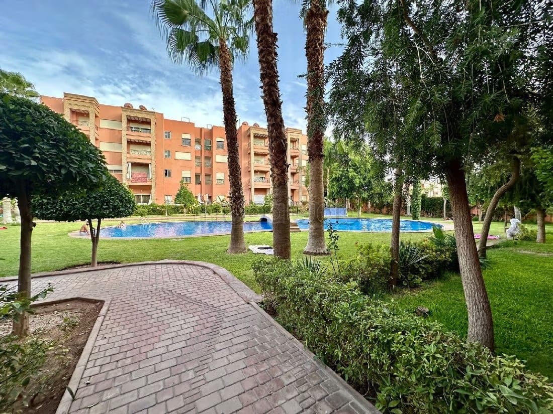 2-bedroom apartment on Route de Casa with pool