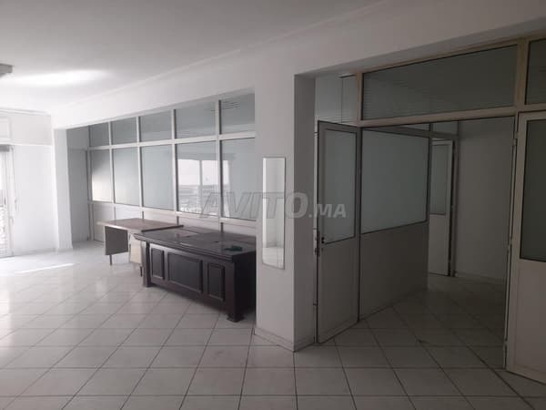 Plateau 1open 5p 140m2 à louer aux Hoptaux