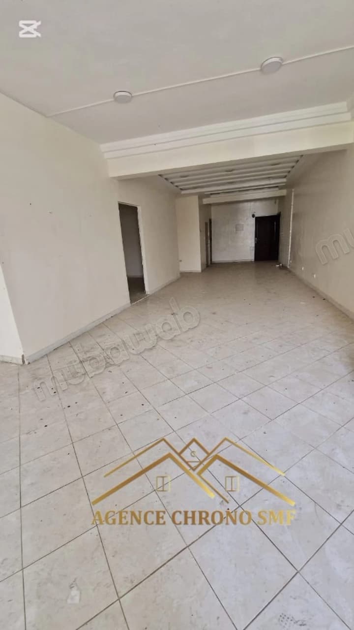 Plateau bureaux à vendre à Avenue Hassan 2