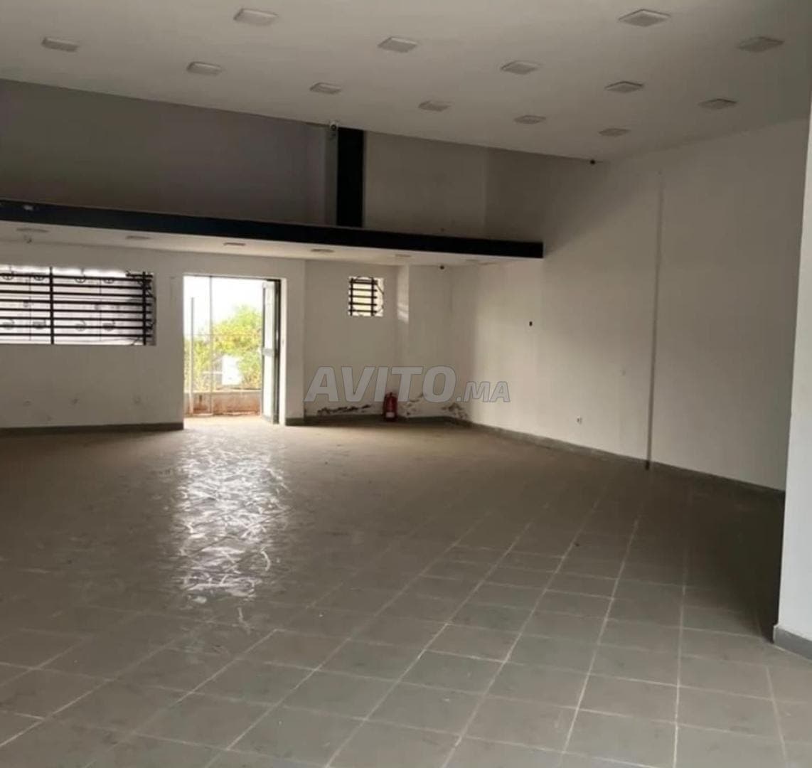 À LOUER – MAGASIN COMMERCIAL À ALMAZ
