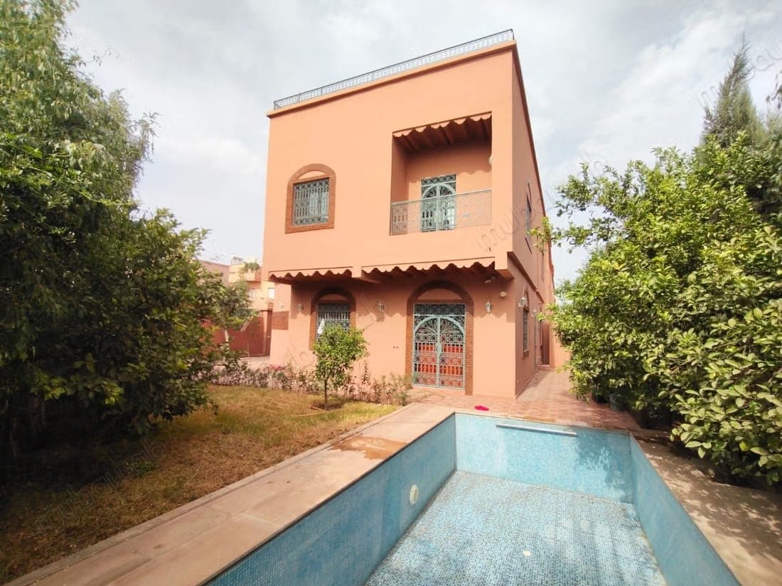 Authentique villa en vente