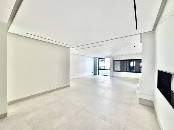 Appartement Vide Racine