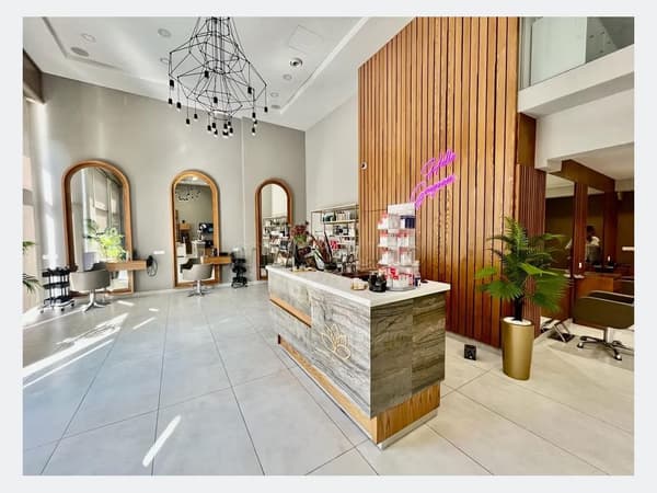 Local Commercial Aménagé 450 m² Avenue 2 Mars