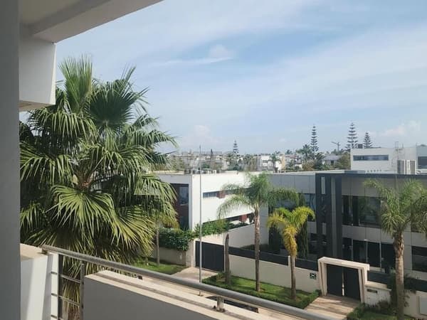 Appartement à louer semi meublé Hay Riad Prestigia