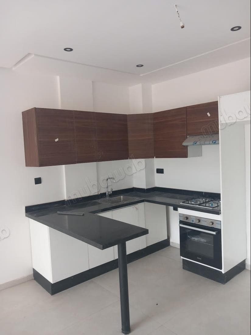 For sale apartment in Camp Al Ghoul Gueliz. 1 beautiful bedroom. Satellite dish and security