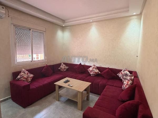 Schönes möbliertes 1-Zimmer-Apartment mit Terrasse