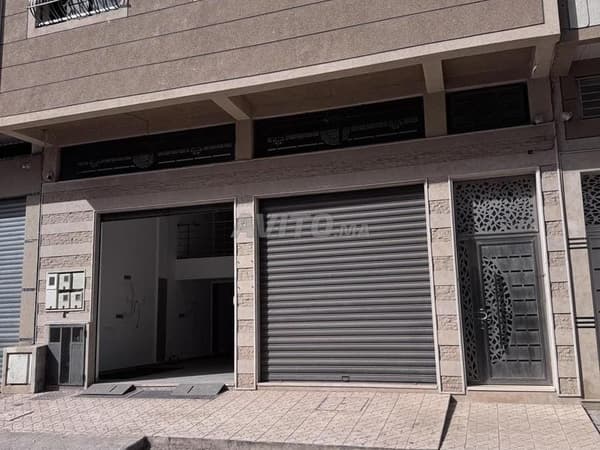 Locale commerciale di 200 m