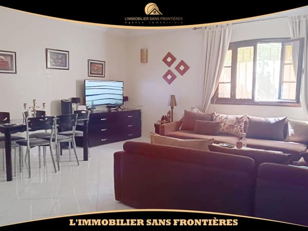 Villa à vendre — 4 appartements indépendants – Route de Casablanca, Marrakech