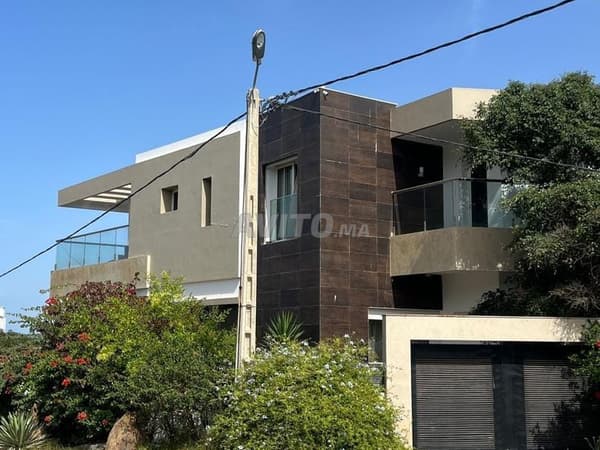 للإيجار فيلا مفروشة في دار بوعزة